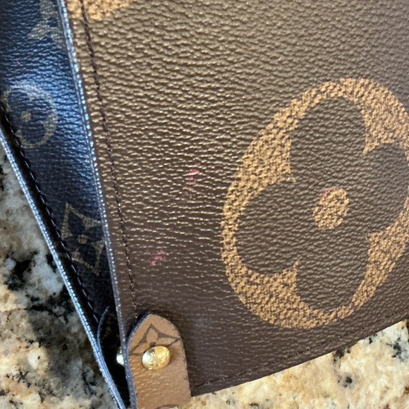 LOUIS VUITTON On The Go GM Large Monogram Tote w Original Dustbag and Bag - Picture 8 of 16